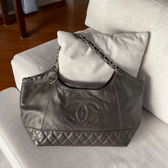 Chanel Lamb skin should’ve back zipper closure silver details chocolate color - Picture 1 of 17